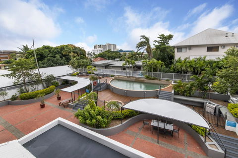 Sunshine Tower Hotel - Foster Accommodation 17