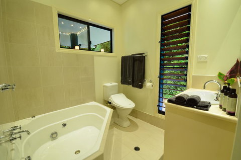 Misty Mountains Rainforest Retreat - Foster Accommodation 12