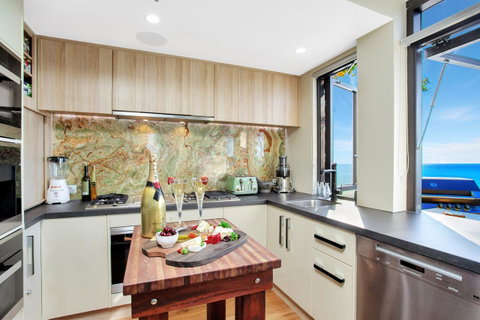 Burleigh Esplanade Apartments - Foster Accommodation 6