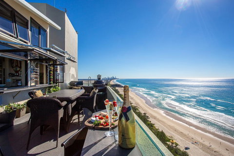 Burleigh Esplanade Apartments - Foster Accommodation 10