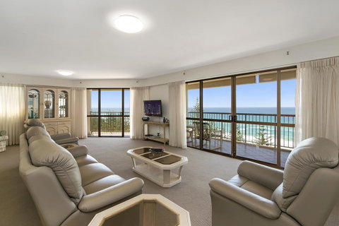 Burleigh Esplanade Apartments - Foster Accommodation 37