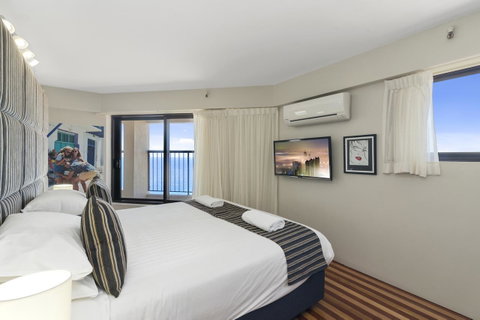 Burleigh Esplanade Apartments - Foster Accommodation 28