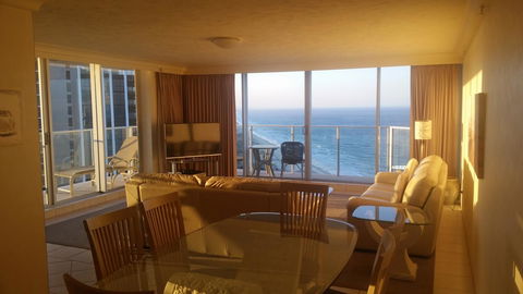 Hi Surf Beachfront Resort Apartments - Foster Accommodation 2