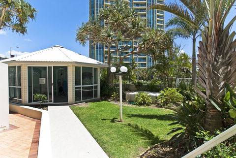 Hi Surf Beachfront Resort Apartments - Foster Accommodation 21