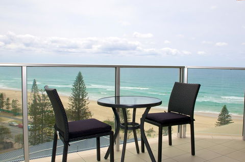 Hi Surf Beachfront Resort Apartments - Foster Accommodation 12