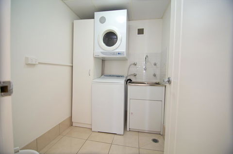 Hi Surf Beachfront Resort Apartments - Foster Accommodation 15
