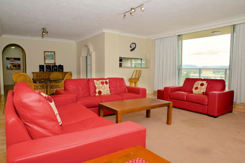 Hi Surf Beachfront Resort Apartments - Foster Accommodation 17