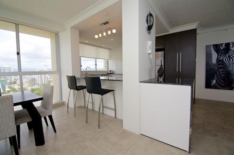 Hi Surf Beachfront Resort Apartments - Foster Accommodation 26