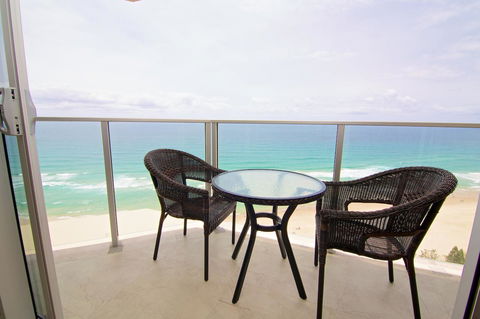 Hi Surf Beachfront Resort Apartments - Foster Accommodation 37