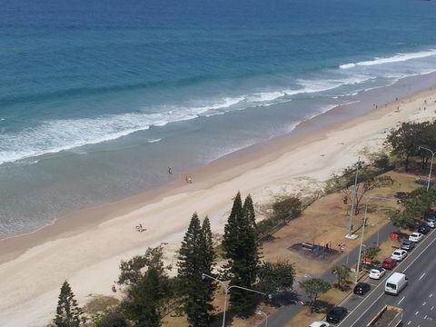 Hi Surf Beachfront Resort Apartments - Foster Accommodation 10