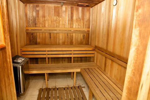 Hi Surf Beachfront Resort Apartments - Foster Accommodation 40