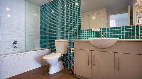 Swell Resort Burleigh Heads - Foster Accommodation 6