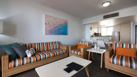 Swell Resort Burleigh Heads - Foster Accommodation 9