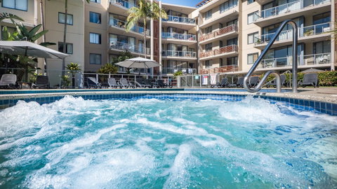 Swell Resort Burleigh Heads - Foster Accommodation 12