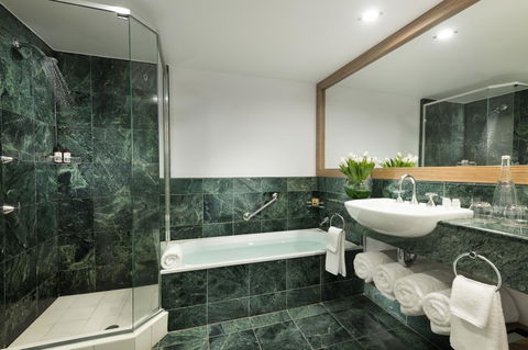 Sofitel Gold Coast Broadbeach - Foster Accommodation 2