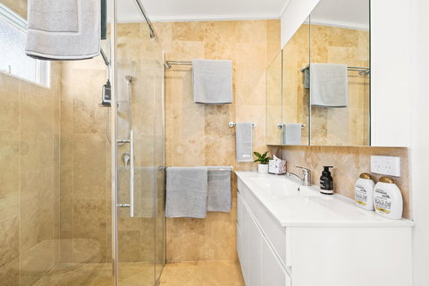 Hollow Tree Farm - Foster Accommodation 8