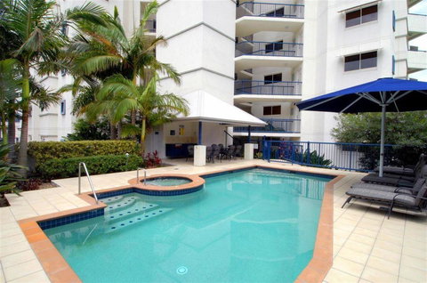 Raffles Mooloolaba - Foster Accommodation 1