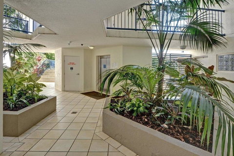 Raffles Mooloolaba - Foster Accommodation 15
