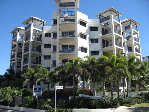 Raffles Mooloolaba - Foster Accommodation 14