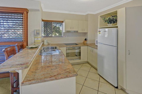 Raffles Mooloolaba - Foster Accommodation 9