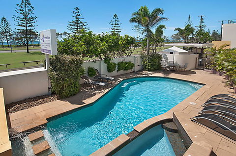 Meridian Alex Beach Apartments - Foster Accommodation 1