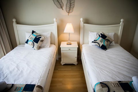 Elouera Tower - Foster Accommodation 24