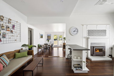 The Lighthouse - Foster Accommodation 7