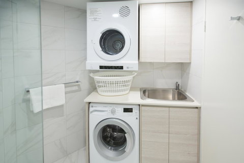 Miami Beachside Holiday Apartments - Foster Accommodation 17