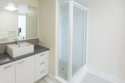 Miami Beachside Holiday Apartments - Foster Accommodation 24