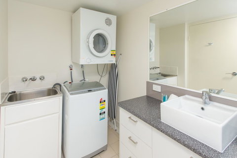 Miami Beachside Holiday Apartments - Foster Accommodation 23