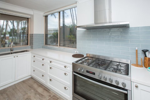 Miami Beachside Holiday Apartments - Foster Accommodation 12
