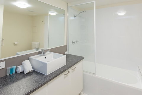 Miami Beachside Holiday Apartments - Foster Accommodation 25