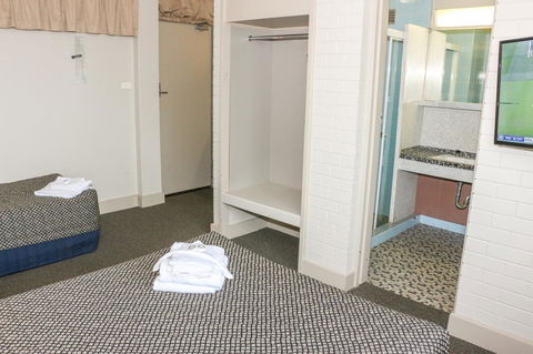Brighton Hotel - Foster Accommodation 5