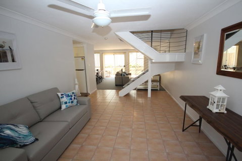 Waters Edge - Foster Accommodation 2