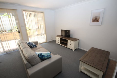 Waters Edge - Foster Accommodation 3