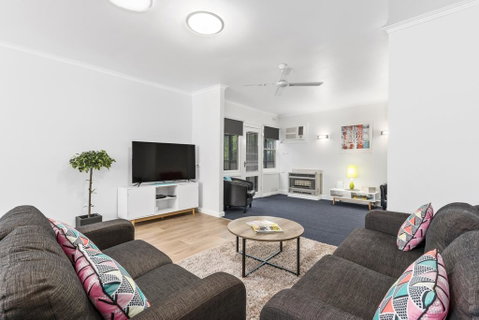 Wattle Grove Villa - Foster Accommodation 3