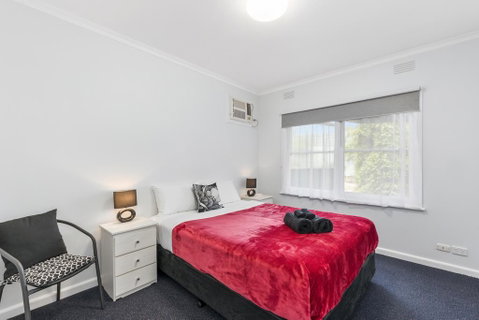 Wattle Grove Villa - Foster Accommodation 1