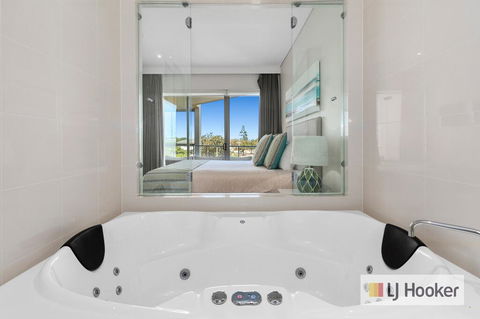 WAVE CULTURE 1204 - BEACH BLISS - Foster Accommodation 3