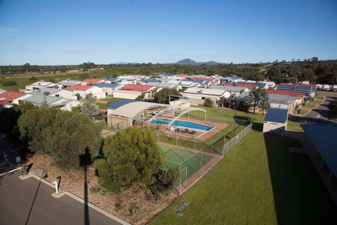 Wavecrest Village & Tourist Park - Foster Accommodation 1