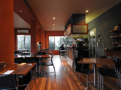 Waves Luxury Suites - Foster Accommodation 1