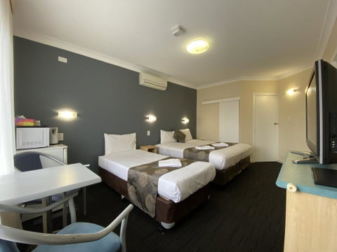 Welcome Inn 277 - Foster Accommodation 1