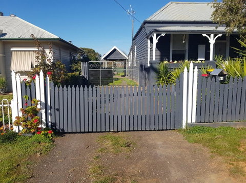 Welcome Stranger Cottage - Foster Accommodation 1