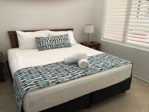 Welcome To The Centre Of Paradise - Foster Accommodation 1