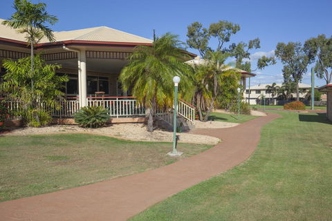 Western Heritage Motor Inn - Foster Accommodation 1