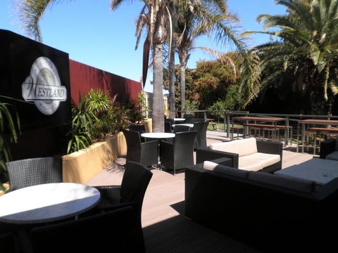 Westland Hotel Motel - Foster Accommodation 2