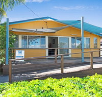 Wheelchair Friendly with water views - Welsby Pde Bongaree - Foster Accommodation