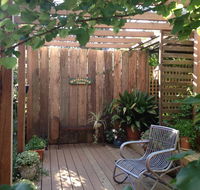 Whispering Pines Bed and Breakfast - Foster Accommodation