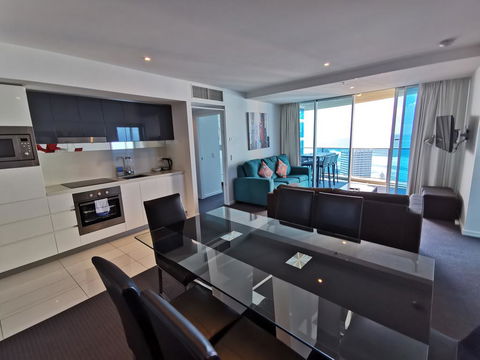 Widest Ocean View And Balcony Luxury Apt - Foster Accommodation 1