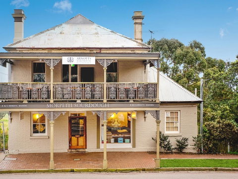 William Arnott Hotel - Foster Accommodation 0