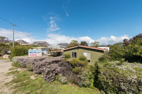 Wineglass - Foster Accommodation 0